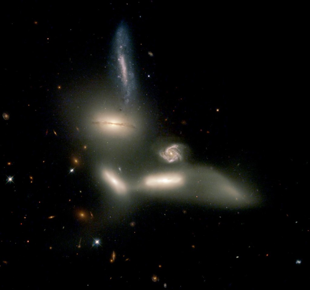 Sextet của Seyfert - NGC 6027