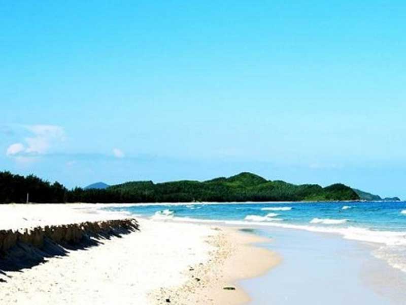 Bãi tắm Quan Lạn
